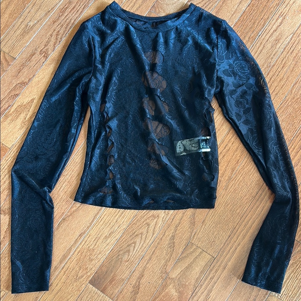 Women’s lace top size small